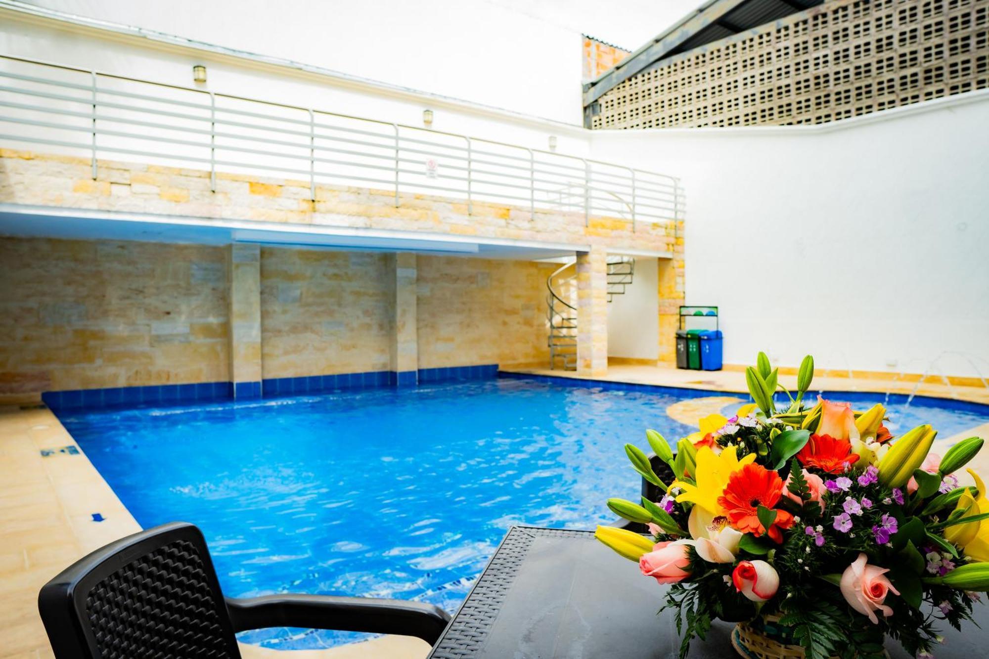 Kalina Hotel Хирардот Экстерьер фото